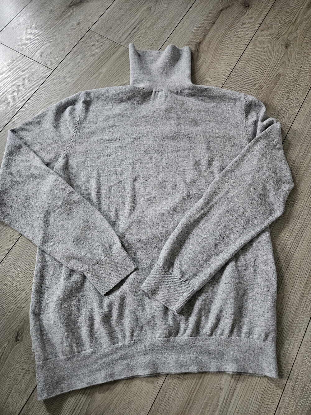 H&M Grey Turtleneck Knit Sweater Size L Minimalist Layering Top 🩶